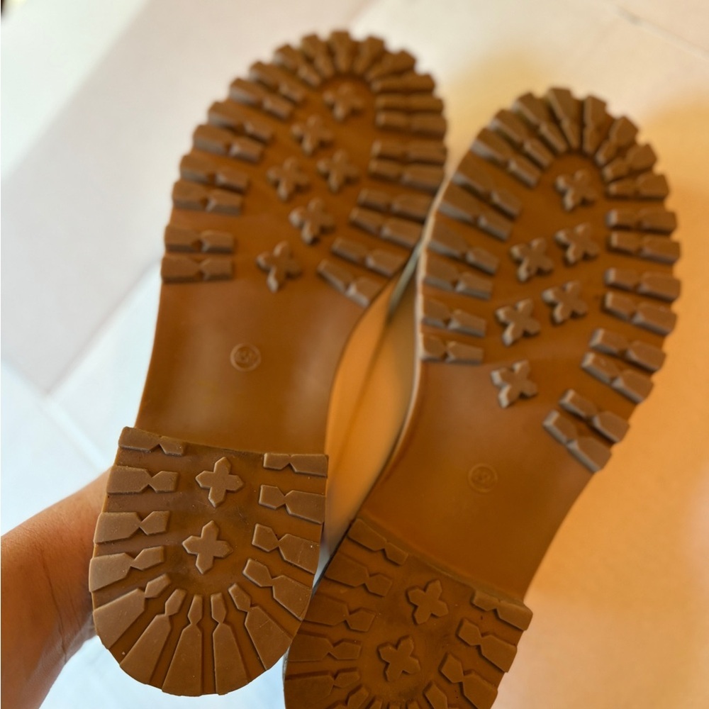 Sincerely Jules Cream slip on Mules with Gold Detail - Picture 5 of 6